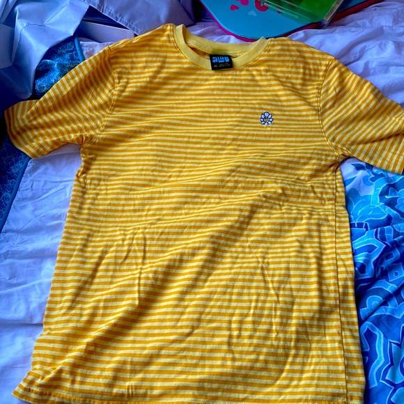 A-Lab Other - A-Lab t-shirt with daisy